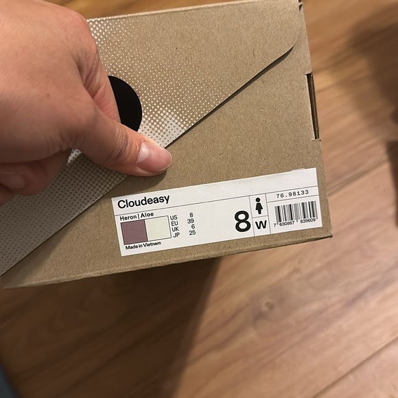On Running Shoes Cloudeasy NEW in box Size 8 - Picture 6 of 7